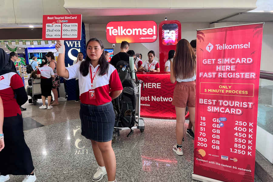 sim du lịch Indonesia Telkomsel tại sân bay