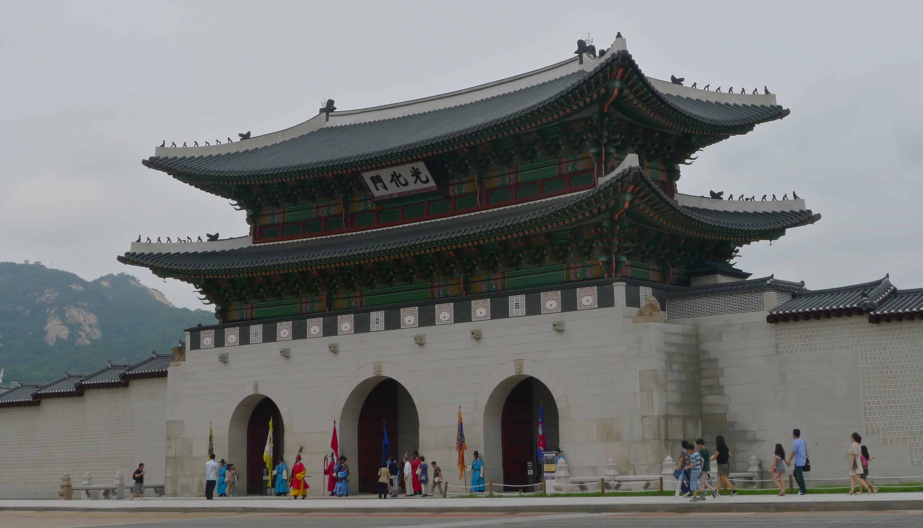 Du-lịch-Hàn-Quốc-1-lần-trong-đời-Gyeongbukgung
