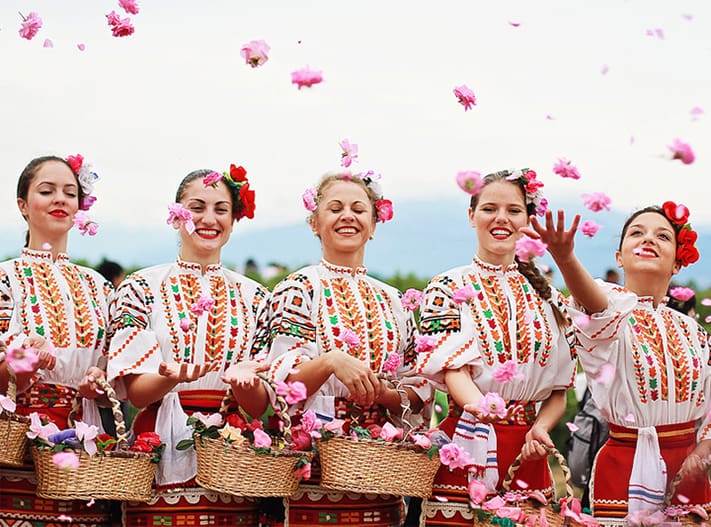 du-lịch-bulgaria-rose-festival-bulgaria-711