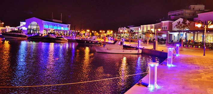 du-lịch-síp-Limassol-marina-streets-buildings-by-night-Limassol-Republic-of-Cyprus-711