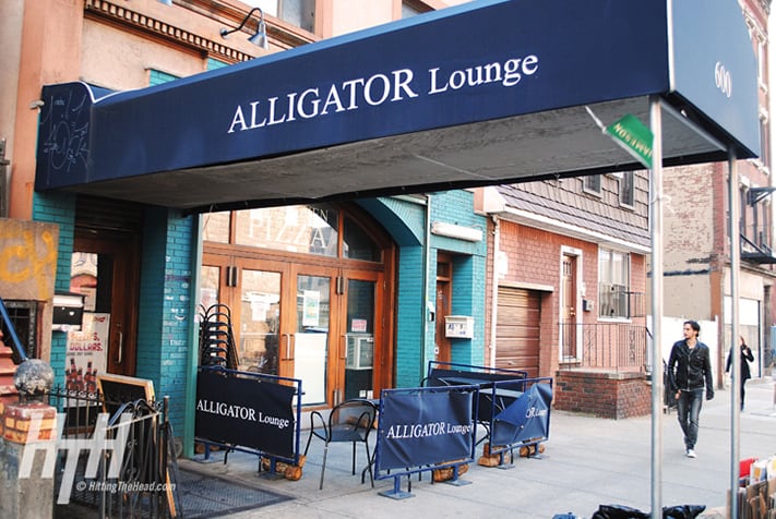 du-lịch-new-york-Alligator-Lounge-711