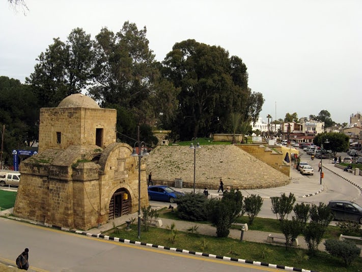 visa-đi-síp-Cổng Kyrenia dẫn vào thành phố Nicosia- thủ đô nước Cộng hòa Síp