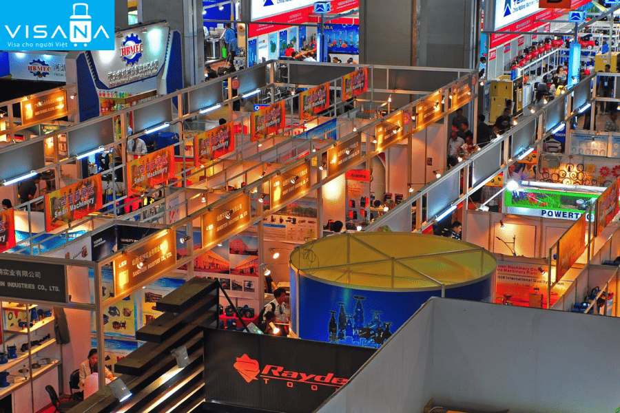 Số lượng gian hàng và khách tham dự Hội chợ Canton Fair visana