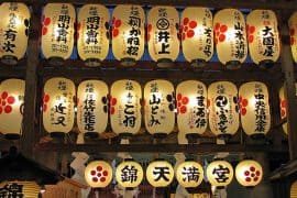10 món đồ lưu niệm Nhật Bản nên mua về làm quà